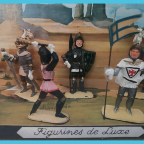 Détails de la grande boîte "Figurines de Luxe".