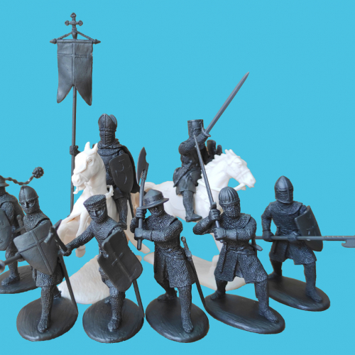 B16 : Commandant de l'ordre, 1 évêque à cheval, 1 cavalier et 5 fantassins (têtes, corps et bras interchangeables).