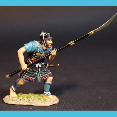 GMP0025MA   Samouraï se défendant avec naginata levée.