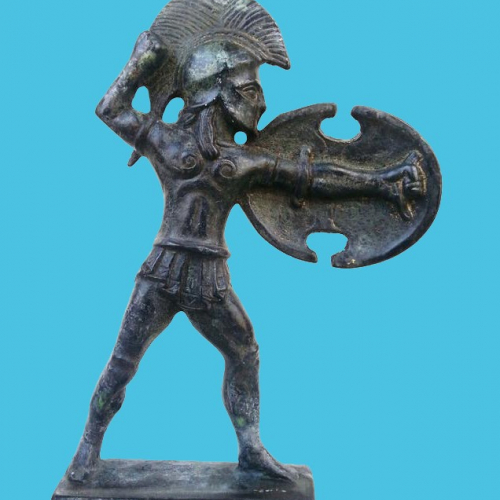 Hoplite en bronze - hauteur 20 cm - Musée de Berlin.