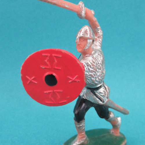 2. Viking avec épée et bouclier (plastique souple).