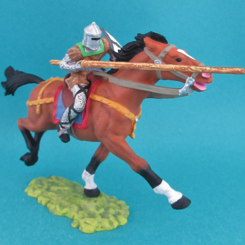 50941  Cavalier jouteur avec heaume et bouclier (cheval au galop, une jambe posée au sol).