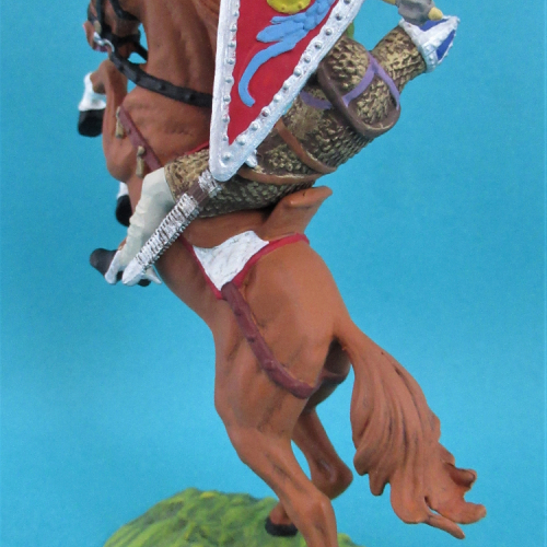 51045 Cavalier normand sur cheval cabré, frappant avec masse d'armes et bouclier oblong.