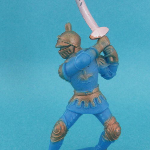 Chevalier à pied type 3 avec épée fixe.