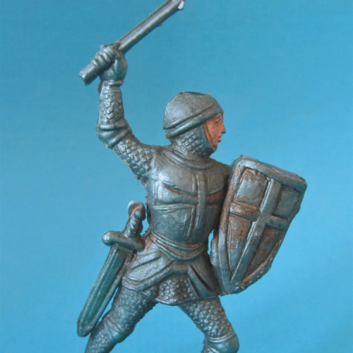 03. Chevalier avec fléau d'armes et bouclier.