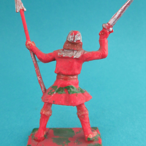 3. Saxon avec épée et lance