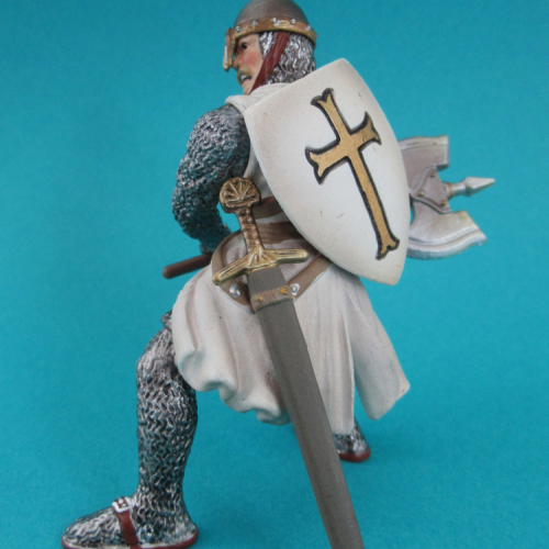 70036   Chevalier teutonique avec hache d'armes.
