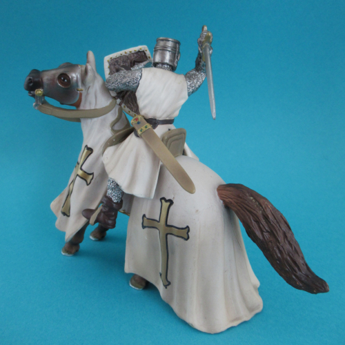 70034   Chevalier teutonique à cheval avec épée.