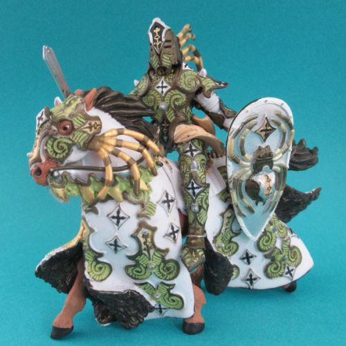 38985   Guerrier araignée blanc et son cheval (2012).