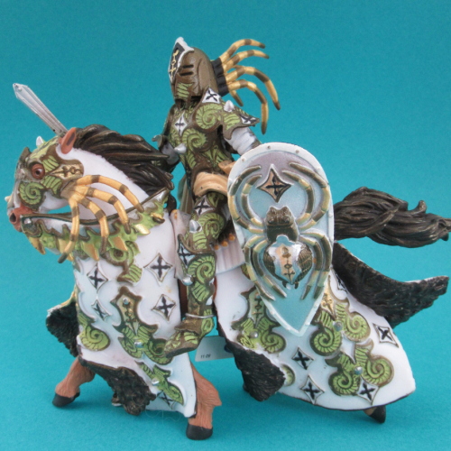 38985   Guerrier araignée blanc et son cheval (2012).
