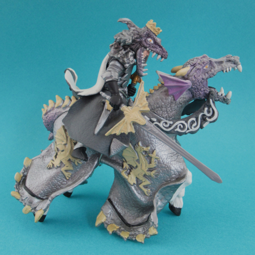 36011    Roi sorcier et son cheval (2015).