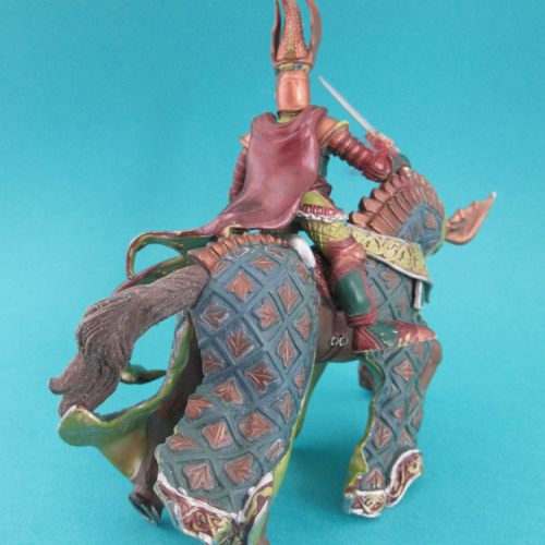 39923   Cheval du Maître d'armes cimier dragon (2008).