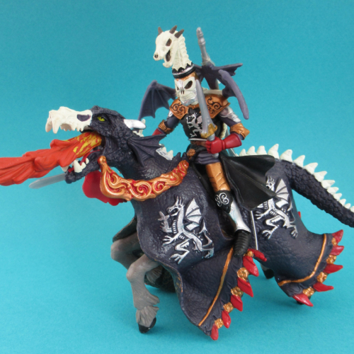 36000   Guerrier dragon et son cheval (2014).