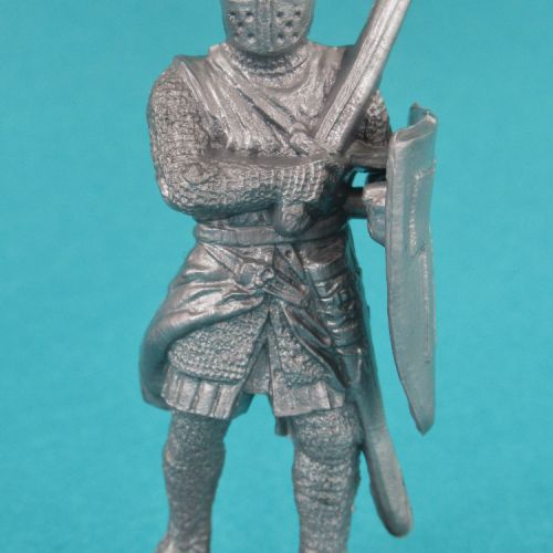 CP01. Chevalier avec épée et bouclier.