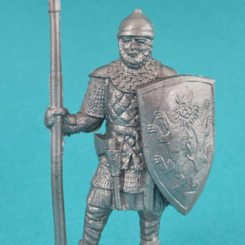 CP04. Chevalier de faction avec lance et bouclier.