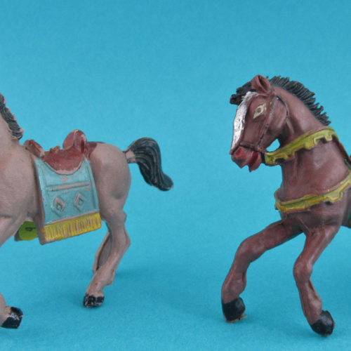 Les 2 types de chevaux utilisés pour la série" Cristianos" parfois aussi employés pour les "Armados".