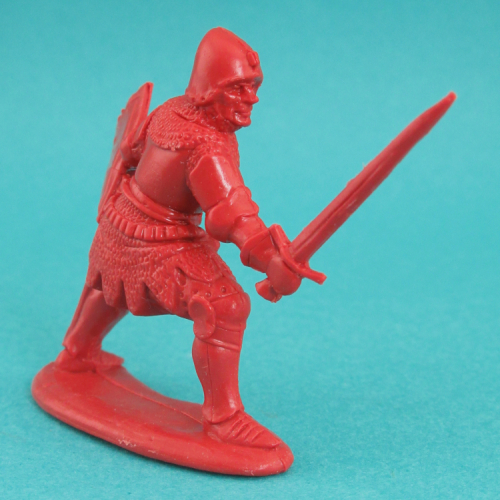 02. Chevalier attaquant avec épée et écu.