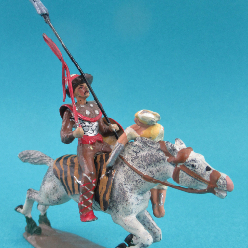 RBH001 Attila à cheval avec lance, fouet, boulcier et bonnet.