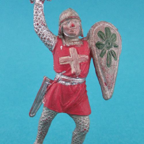 01. Chevalier avec épée et bouclier (en gomme).