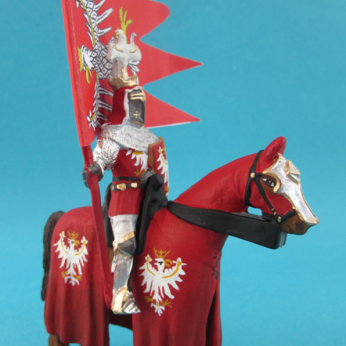Cavalier sur cheval carapaçonné avec étendard, écu et casque cimier aigle - HS152p.