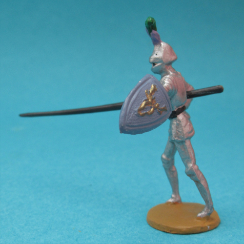 349 Chevalier avec lance de joute et bouclier.