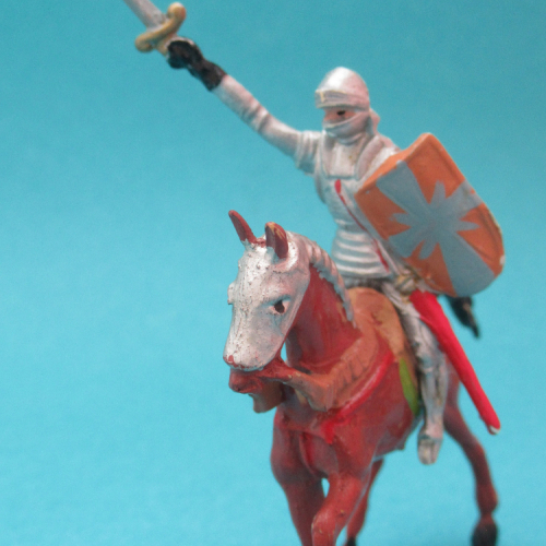 359 Chevalier avec épée brandie et bouclier (cheval Nr 223).