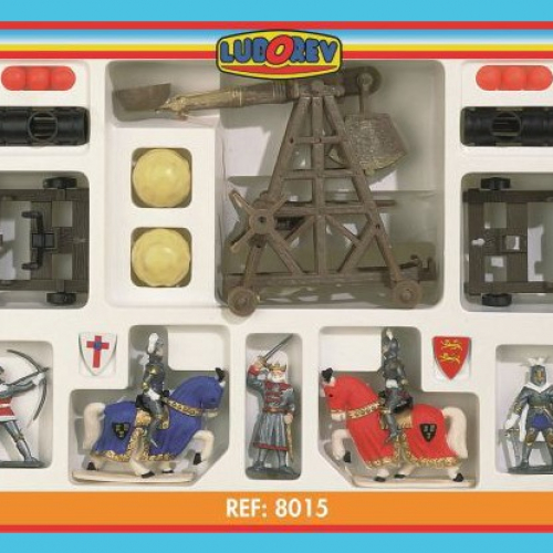 Boîte Ludorev avec 9 figurines, 1 tébuchet, 2 bombardes et projectiles.