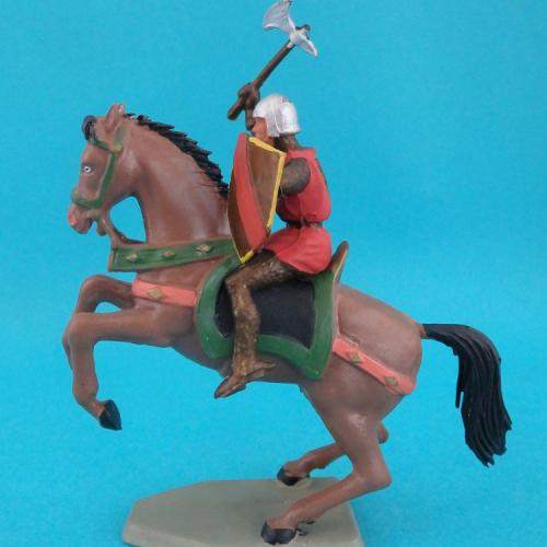6104 Hache et bouclier (D4).