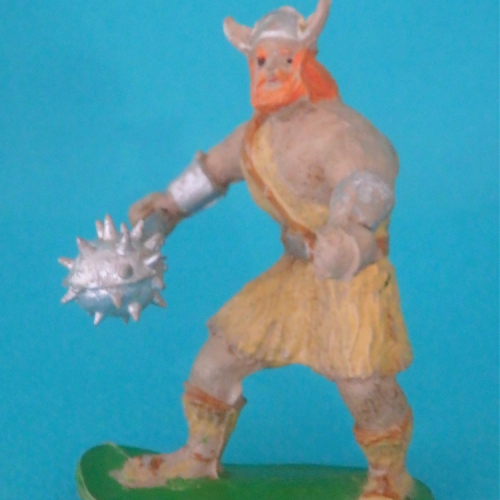 Viking (manqent épée et bouclier, tient la masse d'armes de Juju - photo collection P. Albaret).