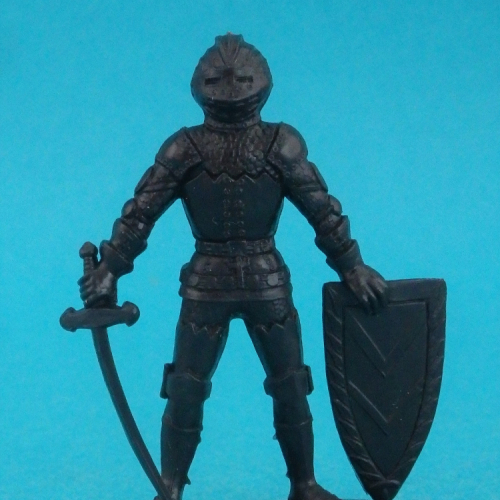 02. Chevalier de faction avec épée et bouclier.