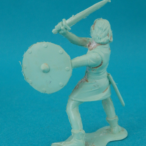 MX83 Viking avec épée et bouclier.