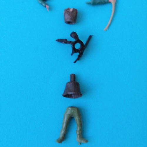 Figurine détachable.