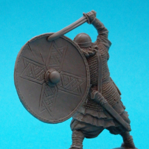 PRPL - 029  Viking épée et bouclier levés.