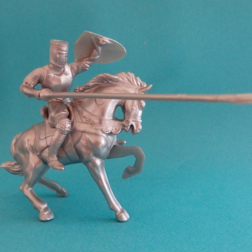 ID7 Chevalier jouteur avec cheval se cabrant.