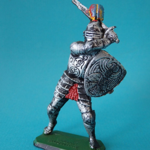 5. Chevalier avec épée et aigle sur le bouclier.