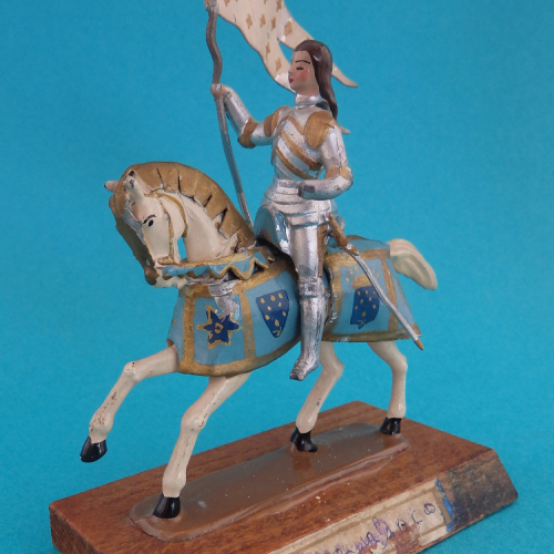 RBC001a Jeanne d'Arc avec étendard sur cheval bardé.