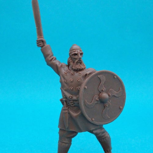 14. Viking épée levée et bouclier.