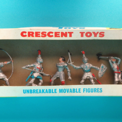 Boîte N°585 avec 8 figurines.