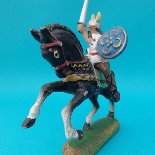 1/34 Guerrier à cheval avec épée.