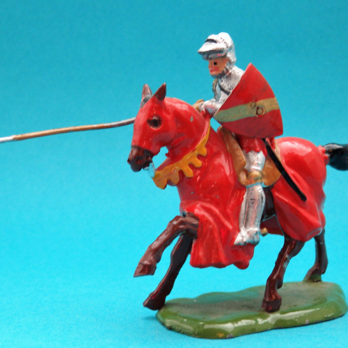Nr 1661/9494 Chevalier avec lance sur cheval au galop.