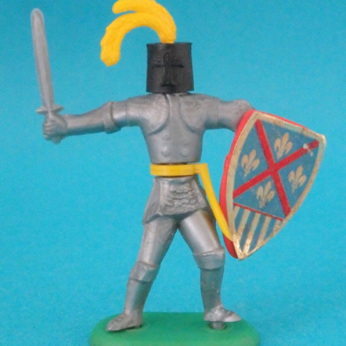 CYS01 Chevalier avec épée et bouclier bras tendus.