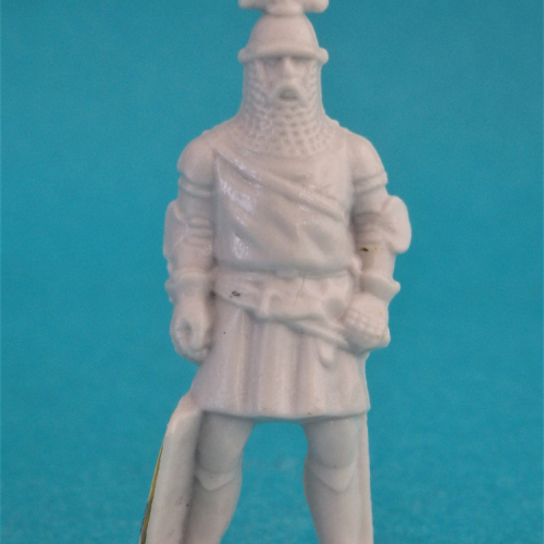 01. Chevalier de faction avec épée et bouclier au sol.