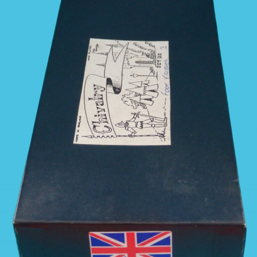 Boîte contenant les 4 figurines.
