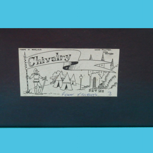 Dessus de la boîte avec l'illustration du "Chivalry Range".