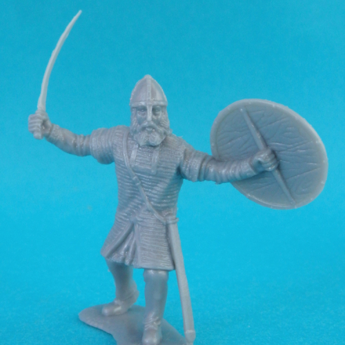 2. Viking avec épée, bouclier et cotte de mailles.
