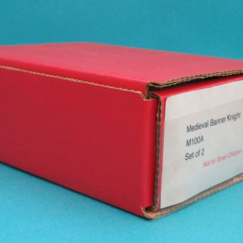 Boîte rouge Hampton Miniatures.