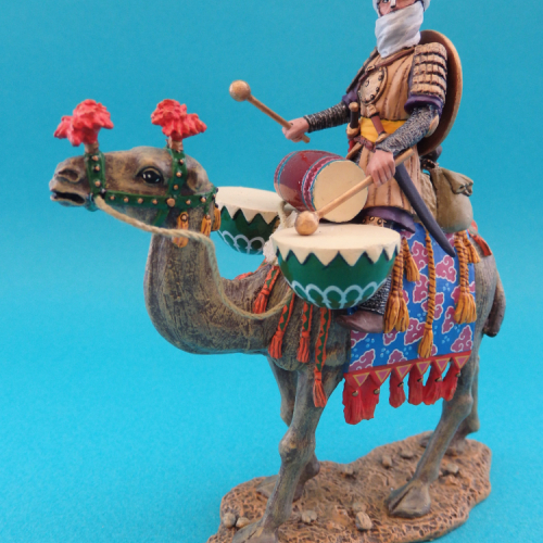 MK082 Sarrasin timbalier sur chameau.
