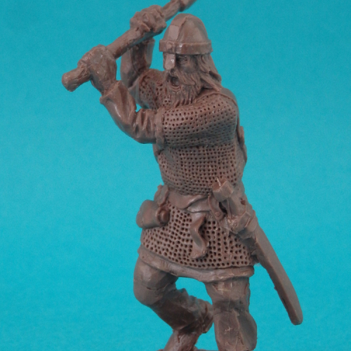 02. Viking avec hache tenue à deux mains.