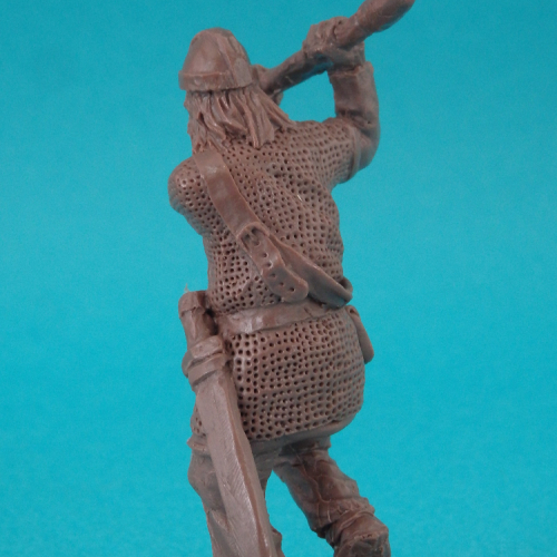 02. Viking avec hache tenue à deux mains.