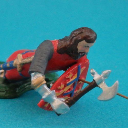 WS24 Jean de Clermont, Seigneur de Chantilly blessé avec hache et bouclier perçé d'une flèche.